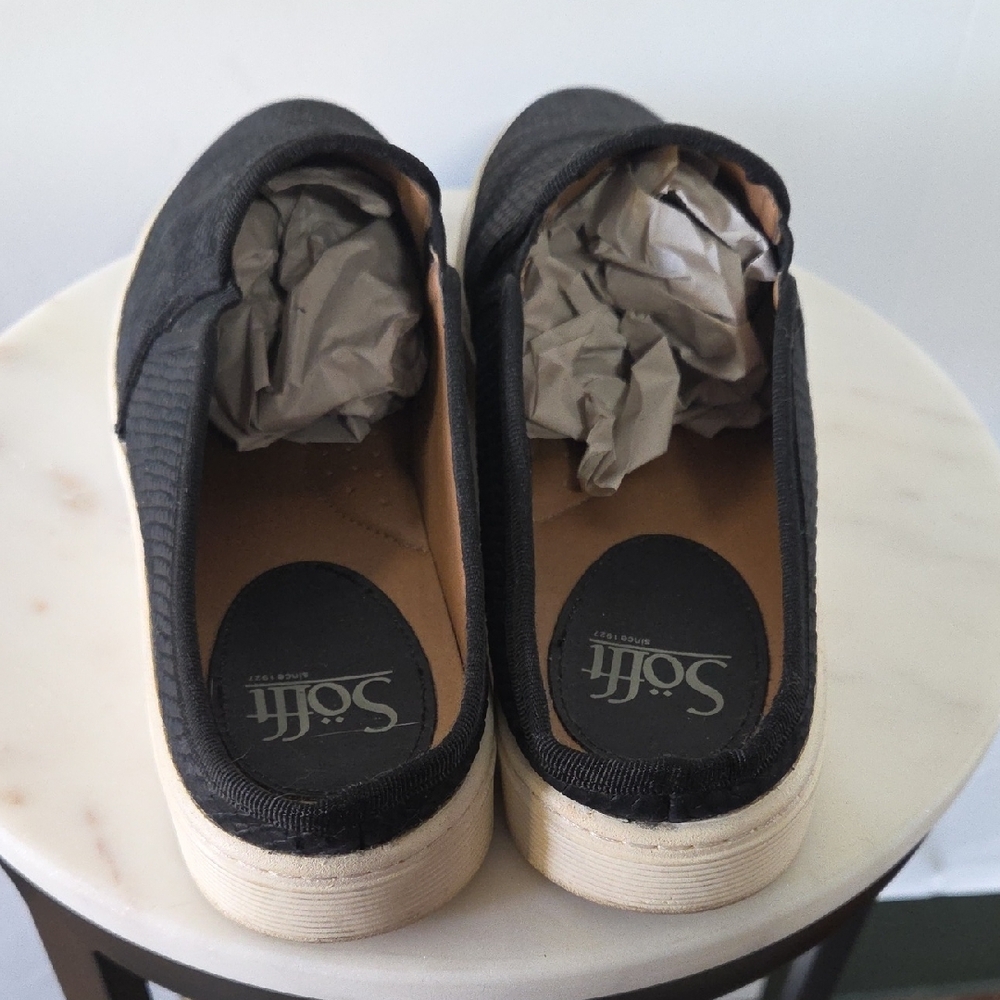 Sofft Black Textured Leather Slip-On Loafers Size 9.5 - Picture 4 of 6